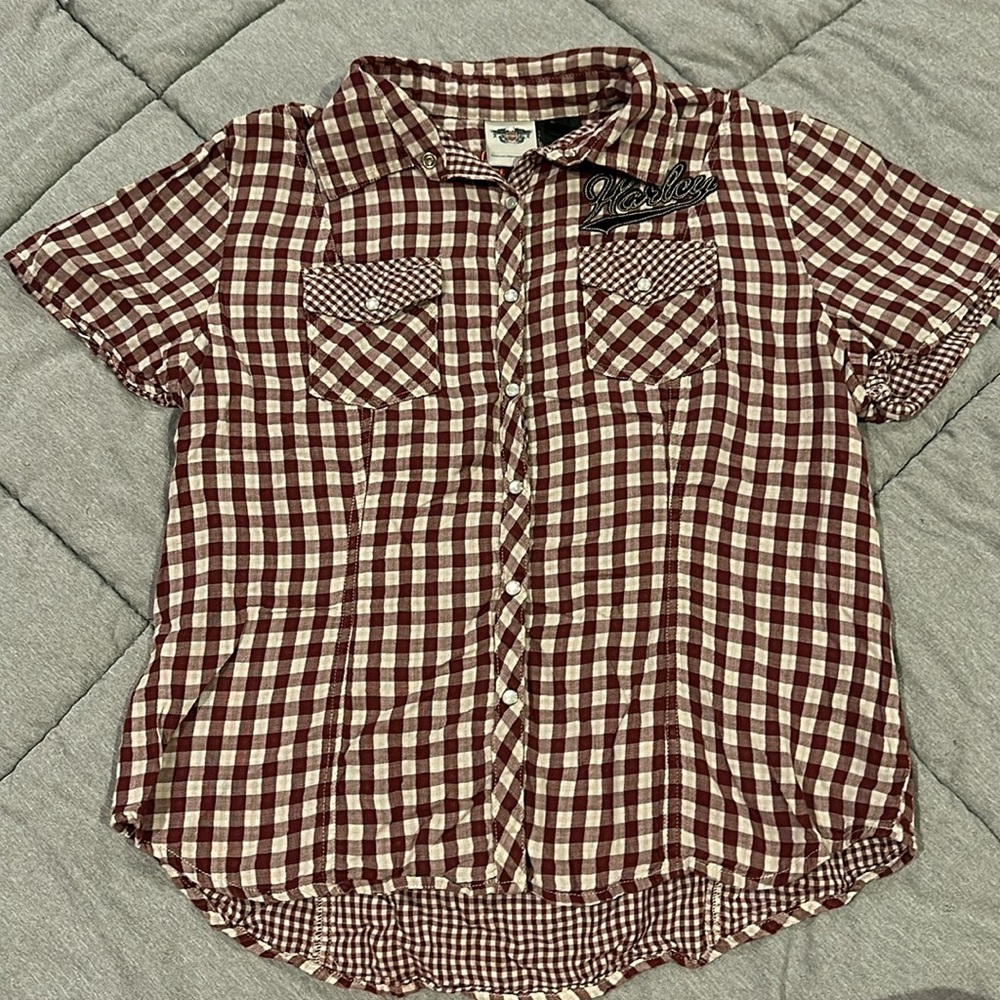Harley-Davidson. Short sleeve. Button up shirt. Burgundy and cream.